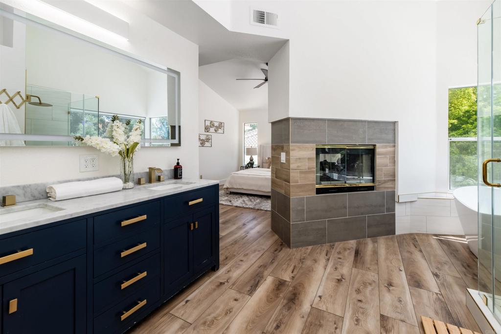 42059 Avenida Vista Ladera