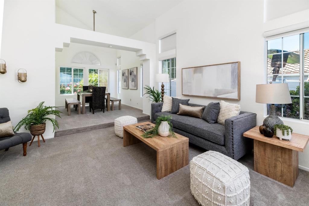 42059 Avenida Vista Ladera
