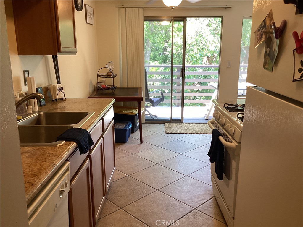 1480 W Lambert Road 288