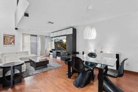 Photo of 6036 Hazelhurst Pl #C, North Hollywood, CA 91606 (MLS # GD26048905)