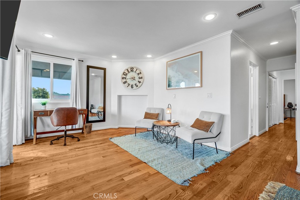 Long Beach, California, 90803, United States, 3 Bedrooms Bedrooms, ,3 BathroomsBathrooms,Residential,Active,2041541