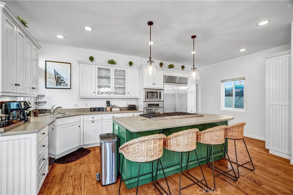 Long Beach, California, 90803, United States, 3 Bedrooms Bedrooms, ,3 BathroomsBathrooms,Residential,Active,2041541