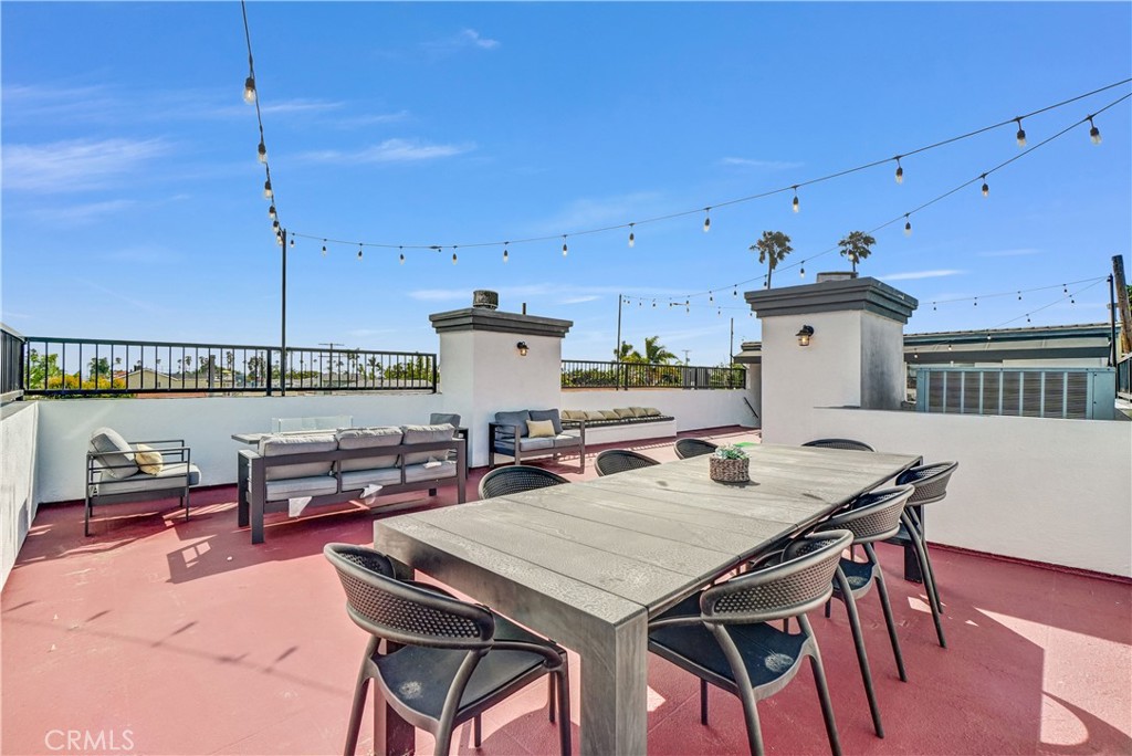Long Beach, California, 90803, United States, 3 Bedrooms Bedrooms, ,3 BathroomsBathrooms,Residential,Active,2041541