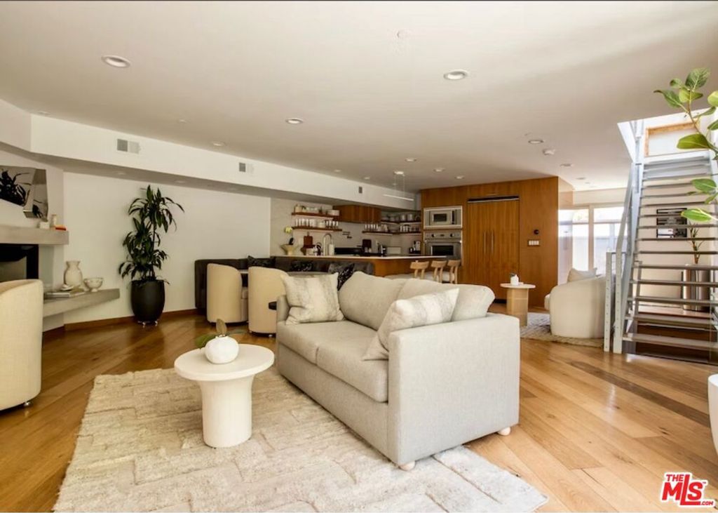 Photo of 512 Brooks Avenue #6, Venice, CA 90291 (MLS # 26633437)