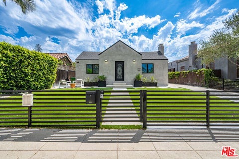 Photo of 348 S Orange Drive, Los Angeles, CA 90036 (MLS # 26871971)