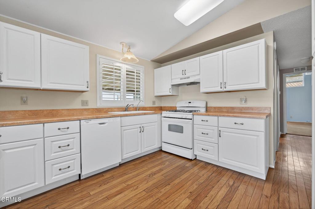 975 Telegraph Road 40