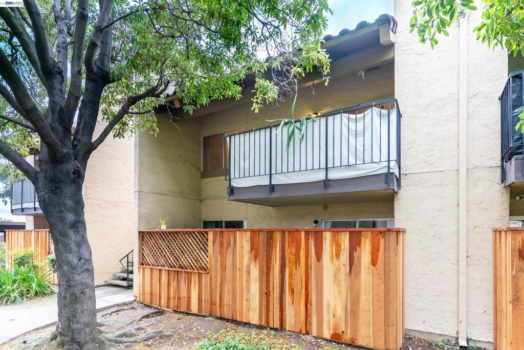 247 N Capitol Ave 271