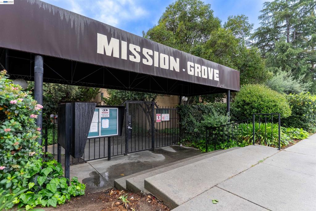 247 N Capitol Ave 271