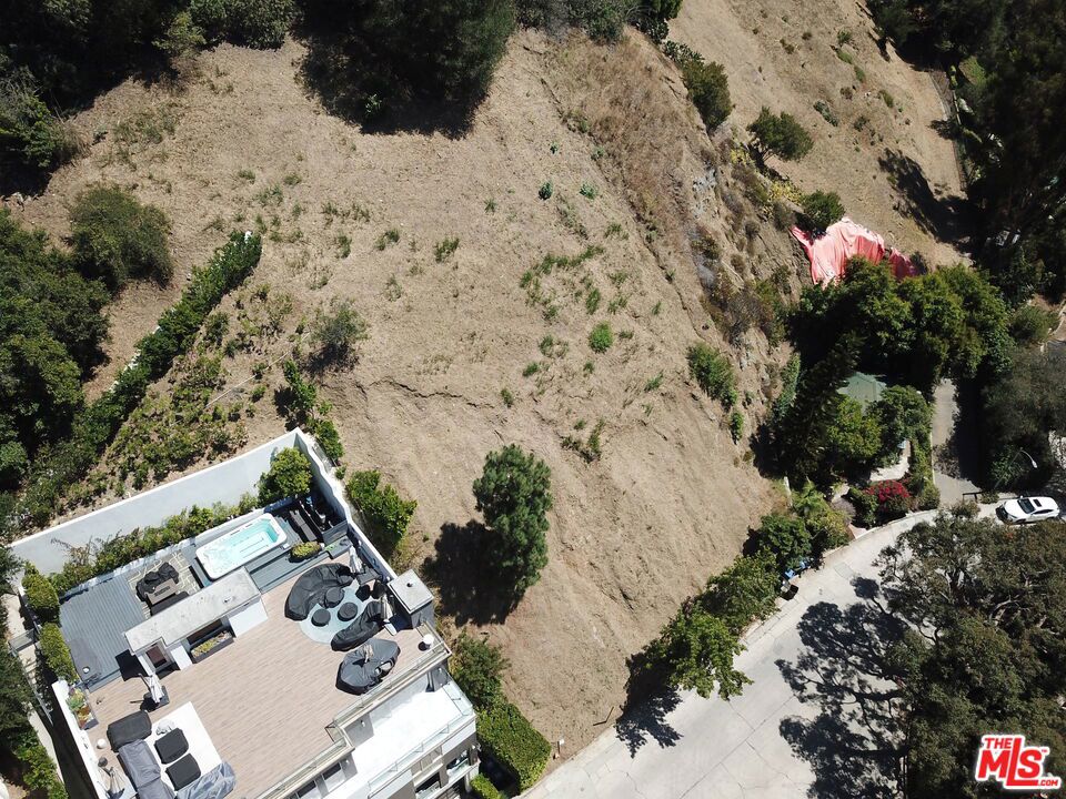 1422 Lindacrest Drive