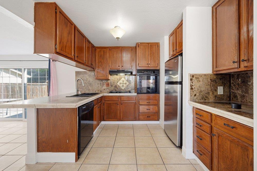758 Candlestick Way