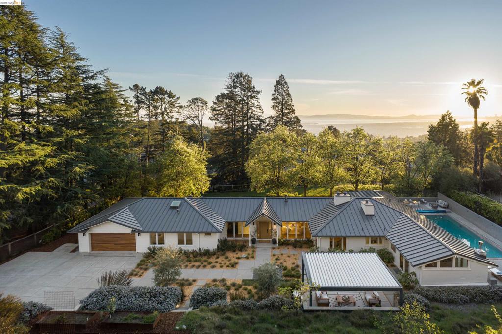 12700 Skyline Boulevard