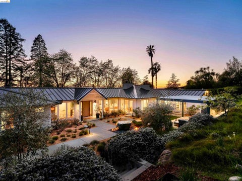 Photo of 12700 Skyline Boulevard BLVD, Oakland, CA 94619 (MLS # 41147738)