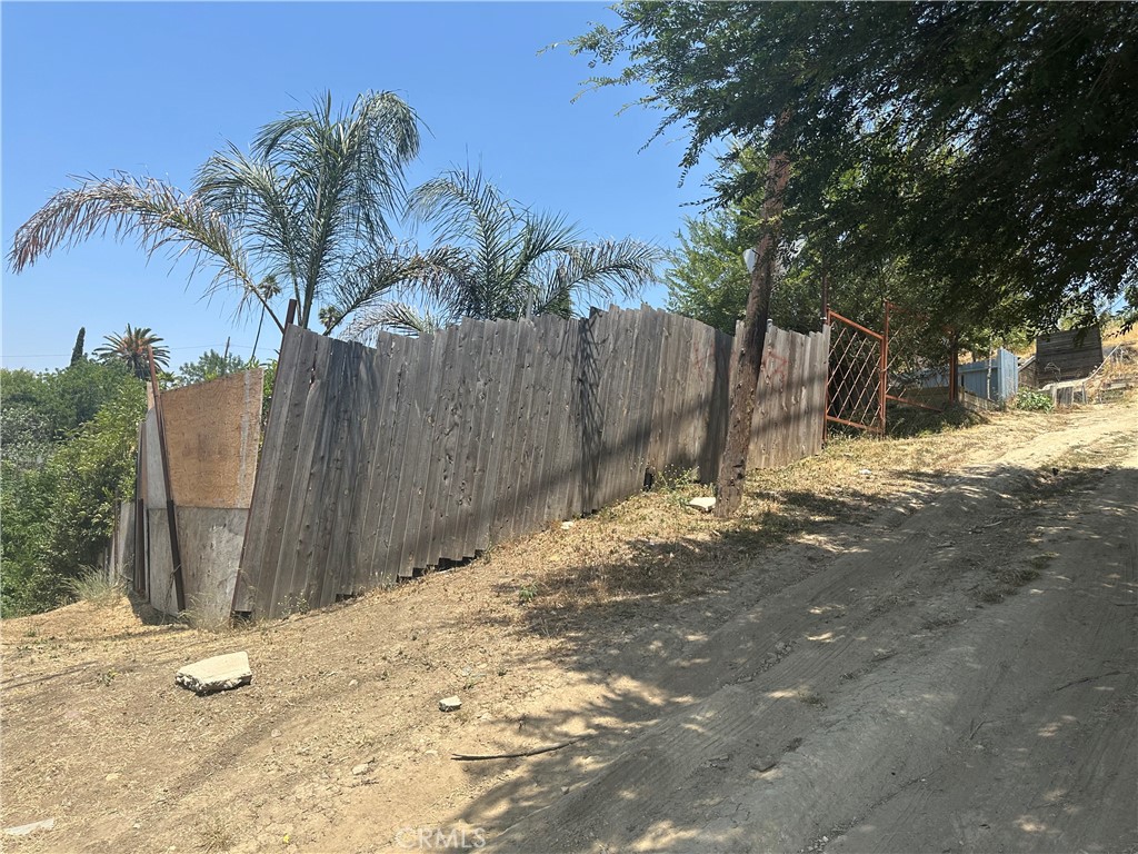 Lot with Beautiful view in the Hills with view lo Los Angeles Downtown , dirt road downhill ,