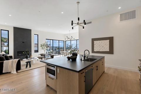 Tiny photo for 679 Adirondack Avenue, Ventura, CA 93003 (MLS # 226000354)