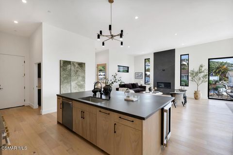 Tiny photo for 679 Adirondack Avenue, Ventura, CA 93003 (MLS # 226000354)