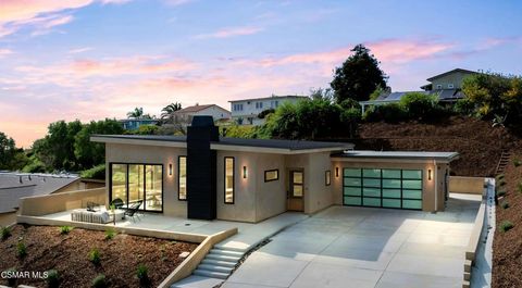 679 Adirondack Avenue Ventura CA 93003