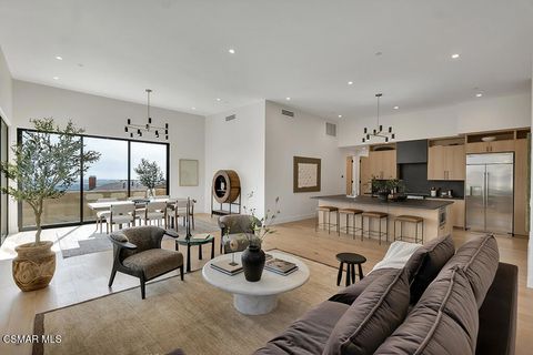 Tiny photo for 679 Adirondack Avenue, Ventura, CA 93003 (MLS # 226000354)