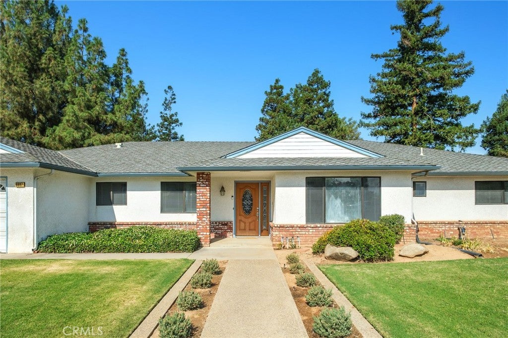 6697 N Teilman