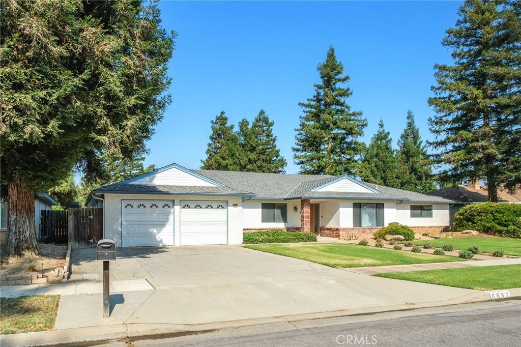 6697 N Teilman