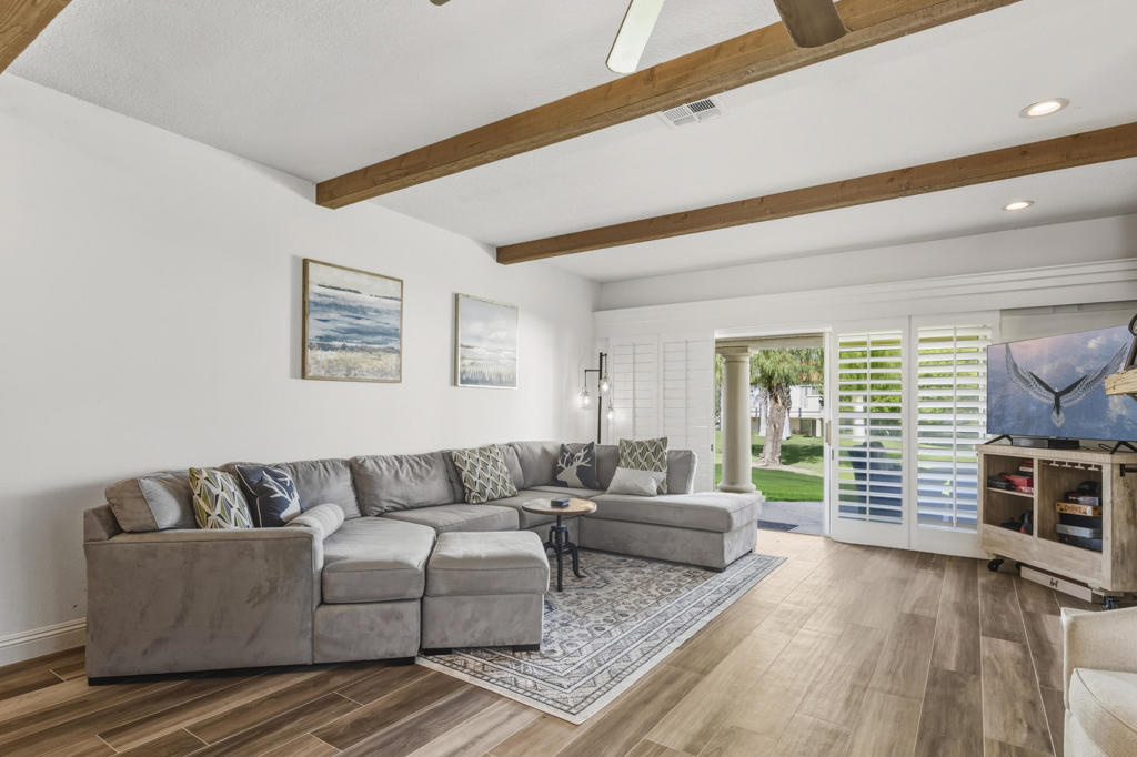 Desert Falls C.C. - Residential Lease