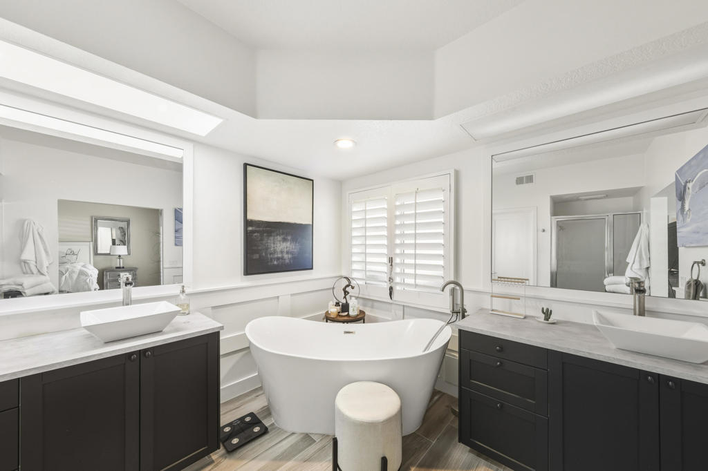 Desert Falls C.C. - Residential Lease