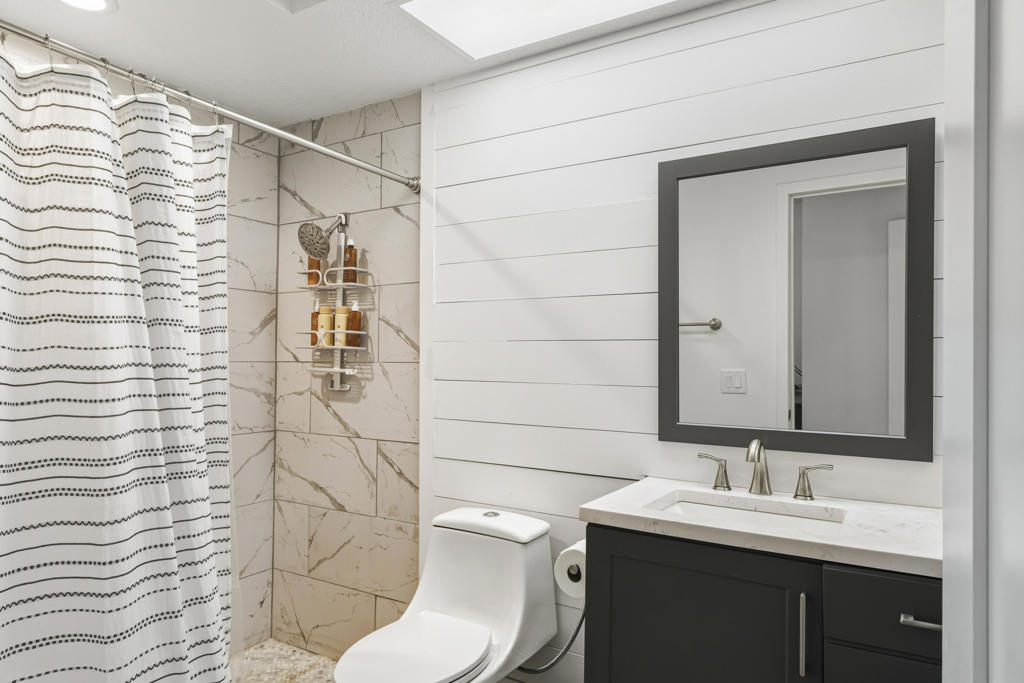 Desert Falls C.C. - Residential Lease