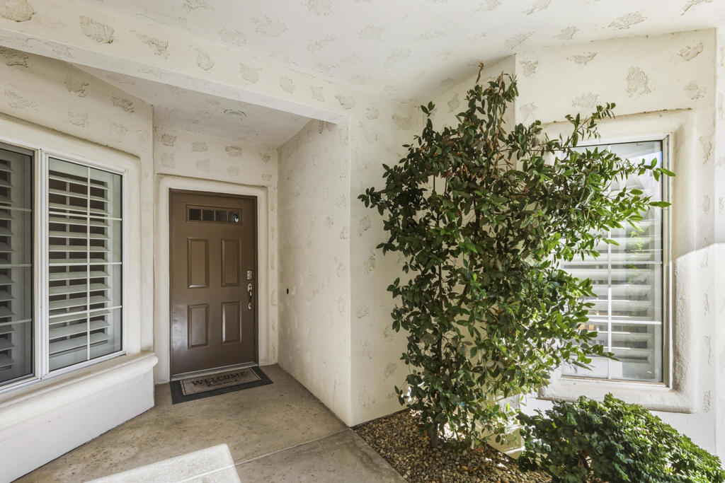 Desert Falls C.C. - Residential Lease