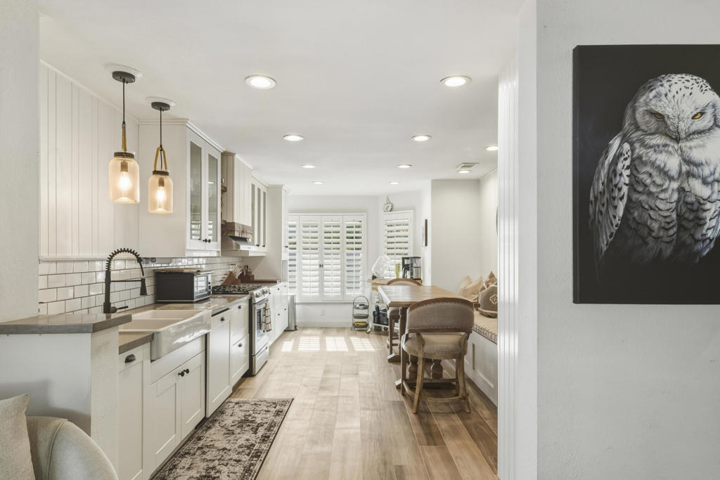 Desert Falls C.C. - Residential Lease