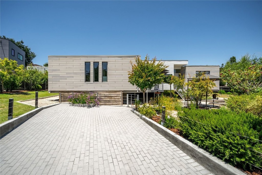 552 Perkins Lane