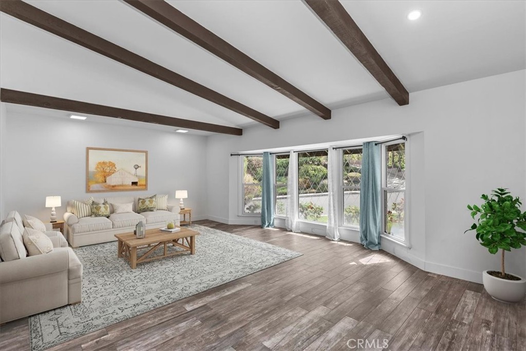 2773 Valle Vista