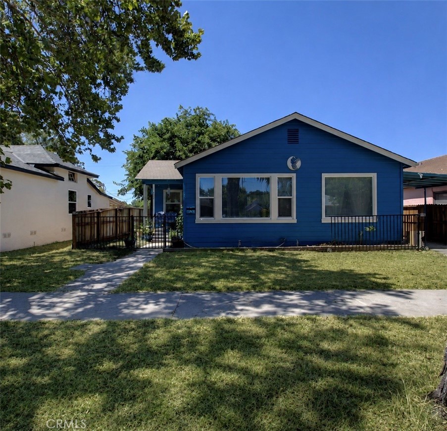 Photo 1 of 22 — 636 W 25th, Merced, CA 95340