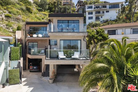 Photo of 348 Y Place, Laguna Beach, CA 92651 (MLS # 24387527) Photo of 348 Y Place, Laguna Beach, CA 92651 (MLS # 24387527)