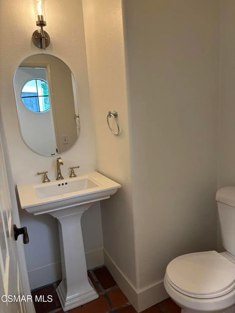 Oak Park, California 91377, United States, 2 Bedrooms Bedrooms, ,3 BathroomsBathrooms,Residential,Pending,209357