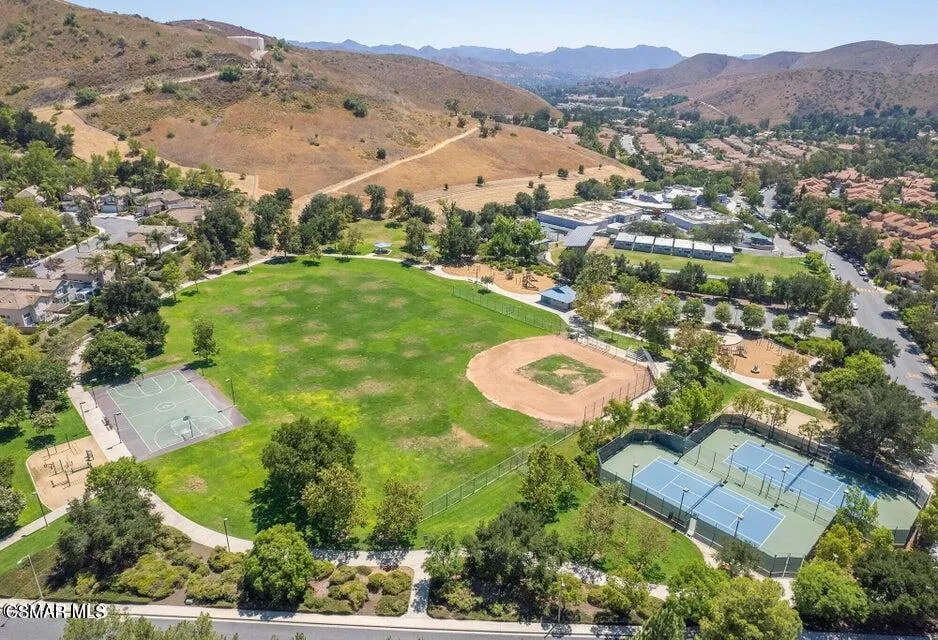 Oak Park, California 91377, United States, 2 Bedrooms Bedrooms, ,3 BathroomsBathrooms,Residential,Pending,209357