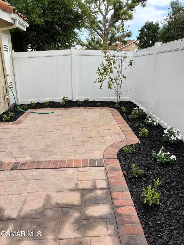 Oak Park, California 91377, United States, 2 Bedrooms Bedrooms, ,3 BathroomsBathrooms,Residential,Pending,209357