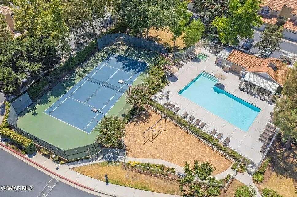 Oak Park, California 91377, United States, 2 Bedrooms Bedrooms, ,3 BathroomsBathrooms,Residential,Pending,209357