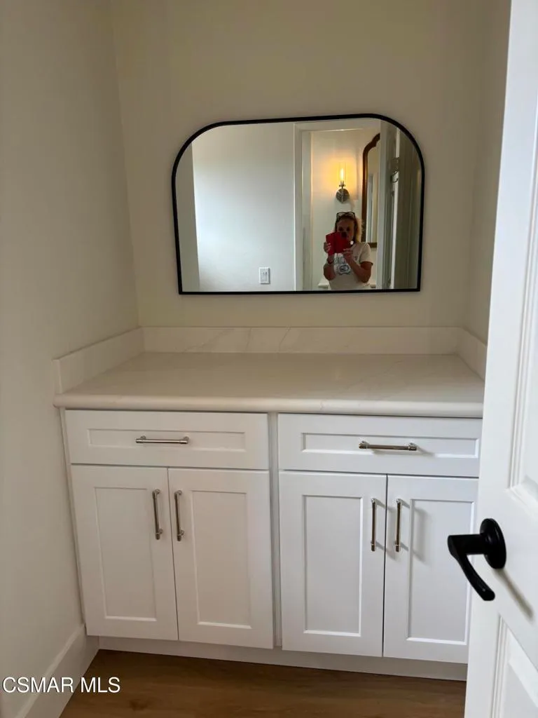 Oak Park, California 91377, United States, 2 Bedrooms Bedrooms, ,3 BathroomsBathrooms,Residential,Pending,209357