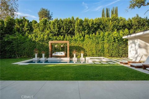 Tiny photo for 4793 Louise, Encino, CA 91316 (MLS # NP26157677)