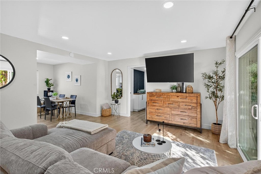 14903 S Normandie 204