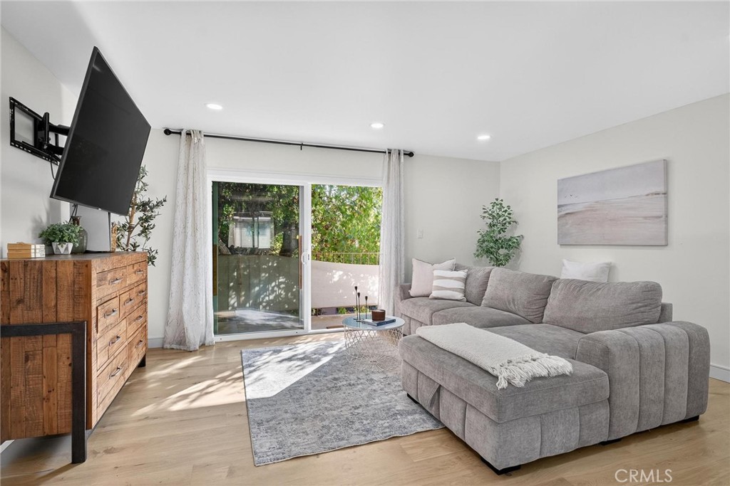 14903 S Normandie 204