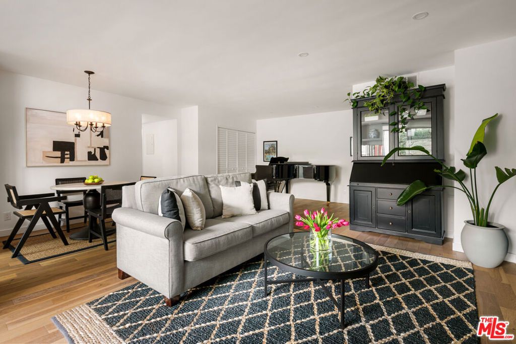 Photo of 7250 Franklin Avenue #101, Los Angeles, CA 90046 (MLS # 26652335)