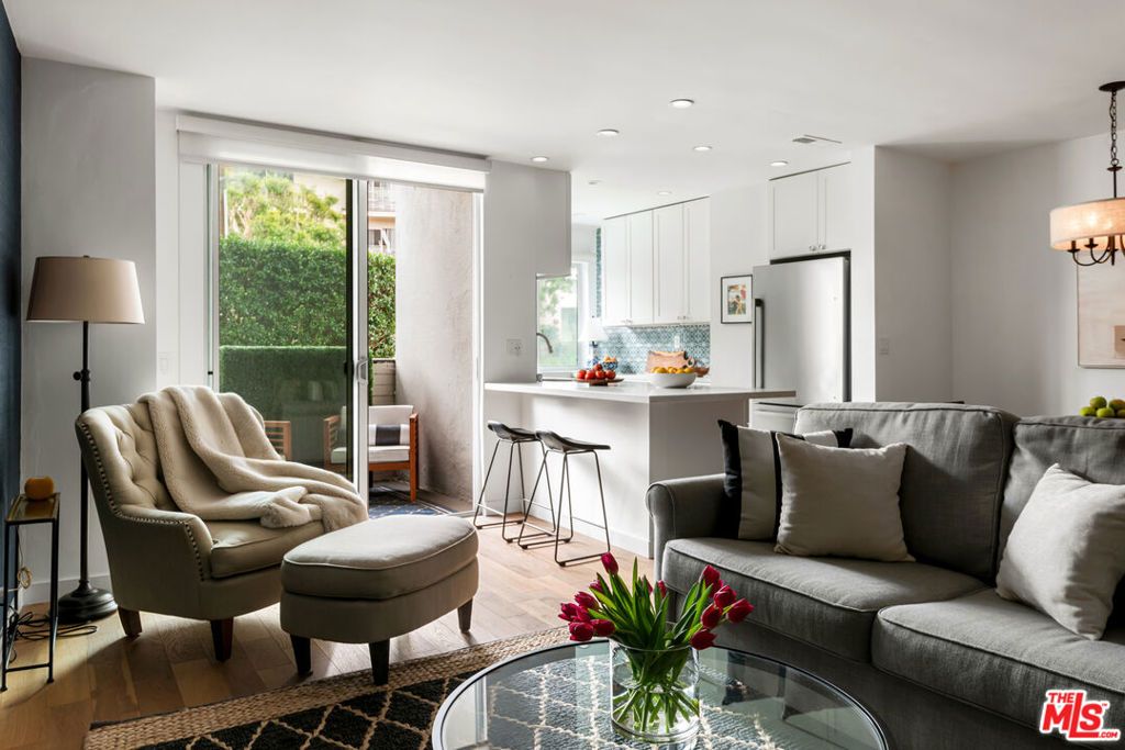 Photo of 7250 Franklin Avenue #101, Los Angeles, CA 90046 (MLS # 26652335)