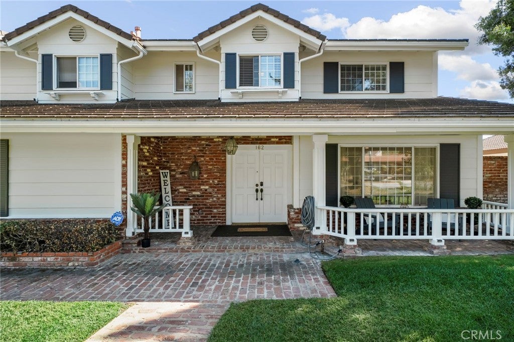 162 W Buffington