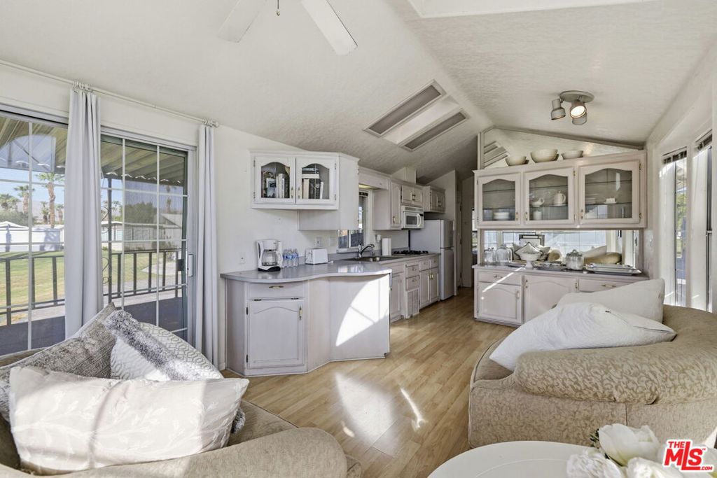 84136 Avenue 44 359