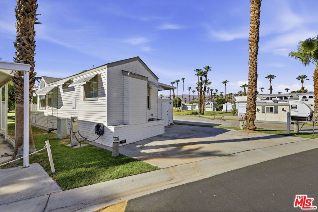 84136 Avenue 44 359