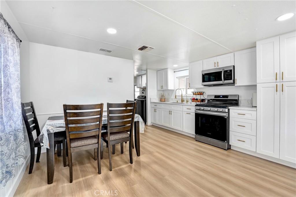 18145 Soledad Canyon Rd 12