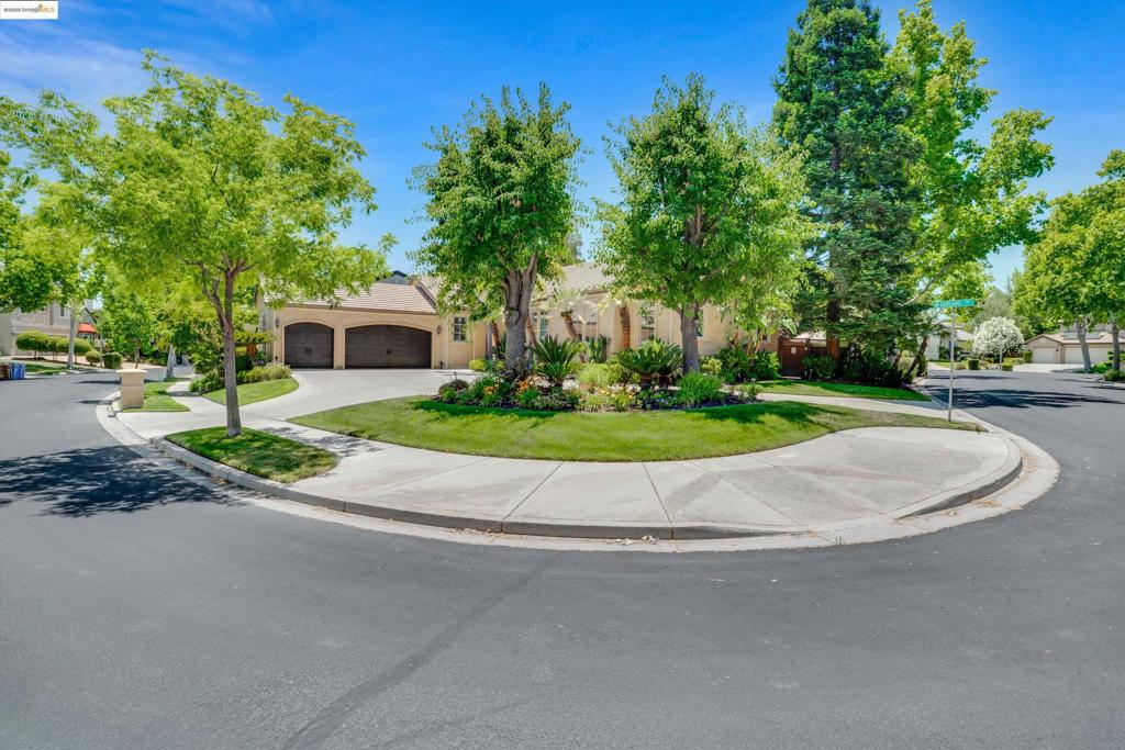 665 Garland Way