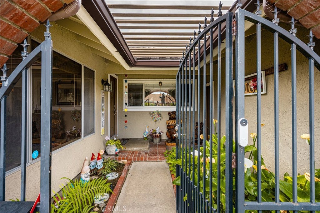 915 E La Veta Avenue