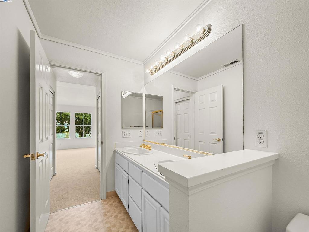 VESTRELLA - Residential