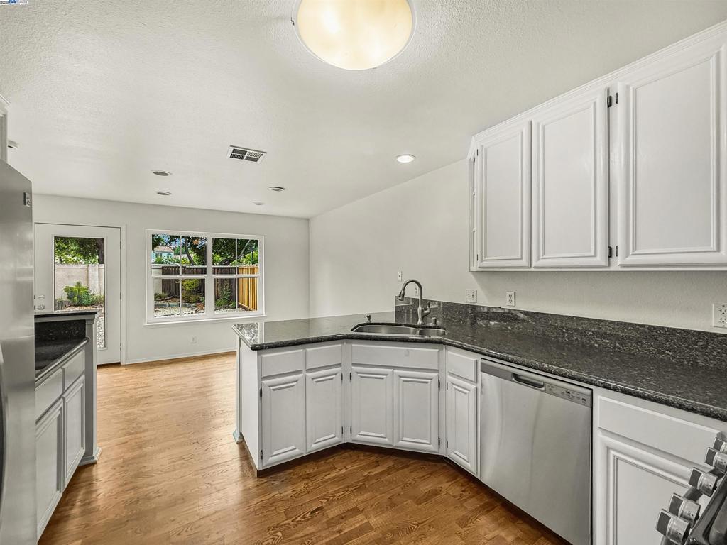 VESTRELLA - Residential